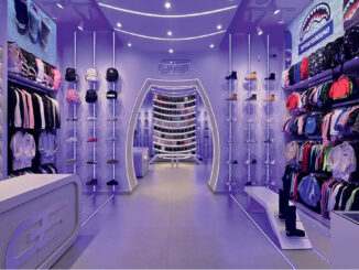 Galaxy Store Napoli sneaker store interior design con illuminazione LED e pareti espositive per sneakers e streetwear