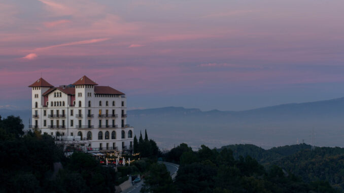Il METT Barcelona occupa lo storico Gran Hotel La Florida sul Tibidabo, con viste panoramiche sulla città.