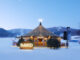 Arc'teryx Alpine Touring Experience Space lago Songhua struttura esterna neve ReBIRD sostenibilità retail outdoor