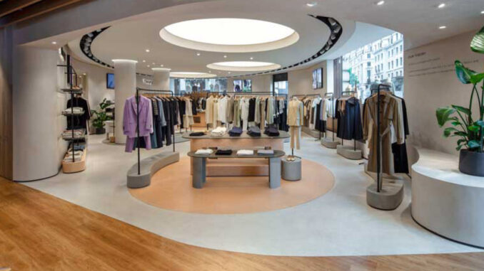 soffitto Barrisol retroilluminato in negozio di moda