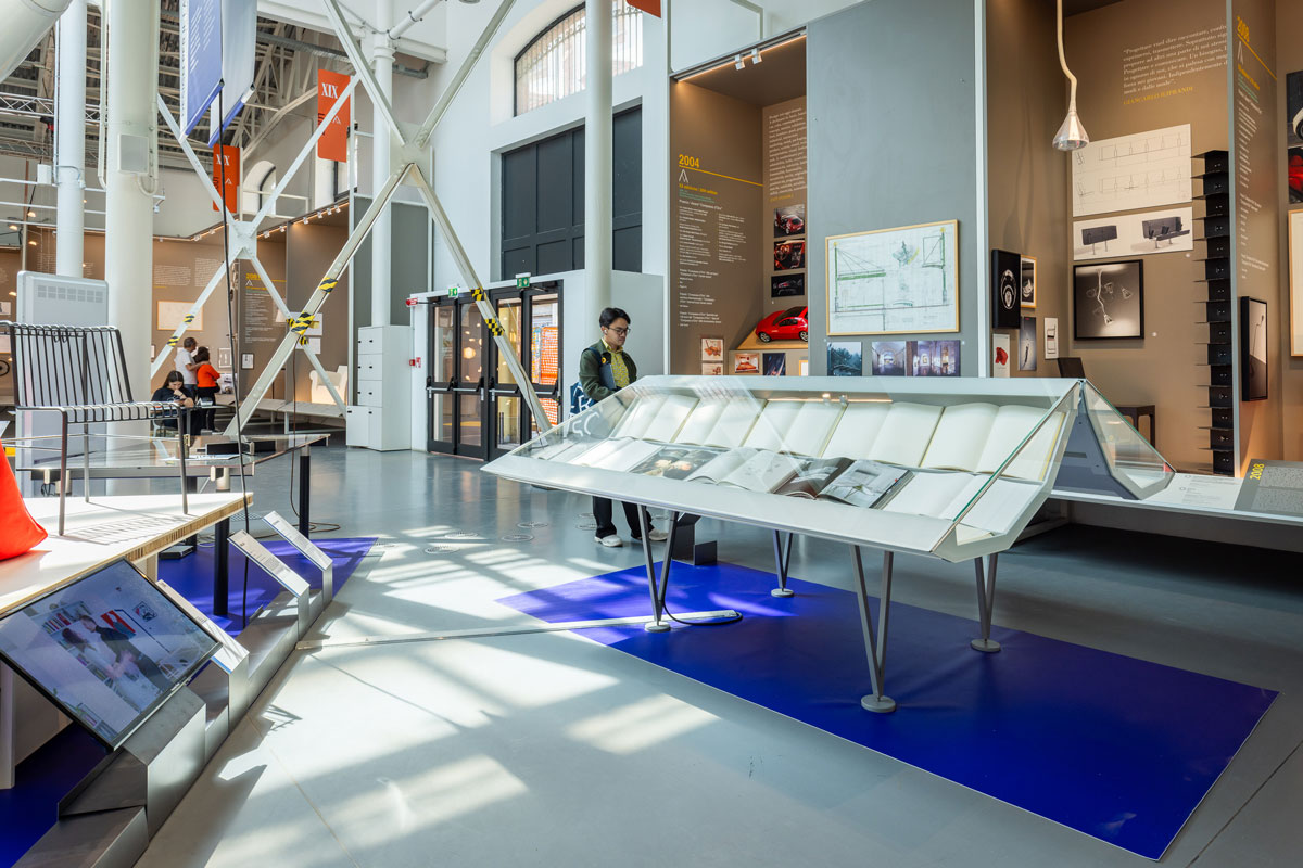 **ALT immagine**
Allestimento della mostra del XXIX Compasso d’Oro ADI all’ADI Design Museum di Milano con sistemi espositivi, progetti di design italiano e percorsi museali dedicati alla cultura del progetto contemporaneo.