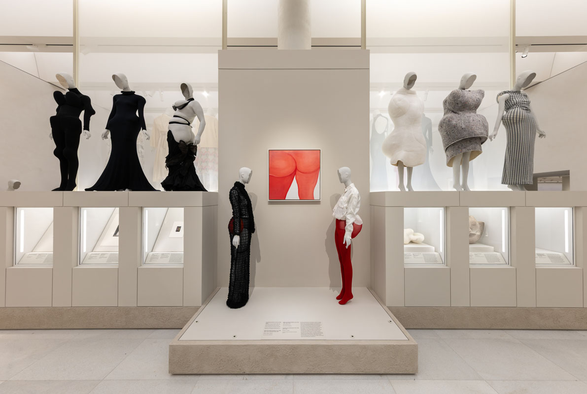 Museum installation featuring mannequins representing contemporary body diversity in the Costume Art exhibition.