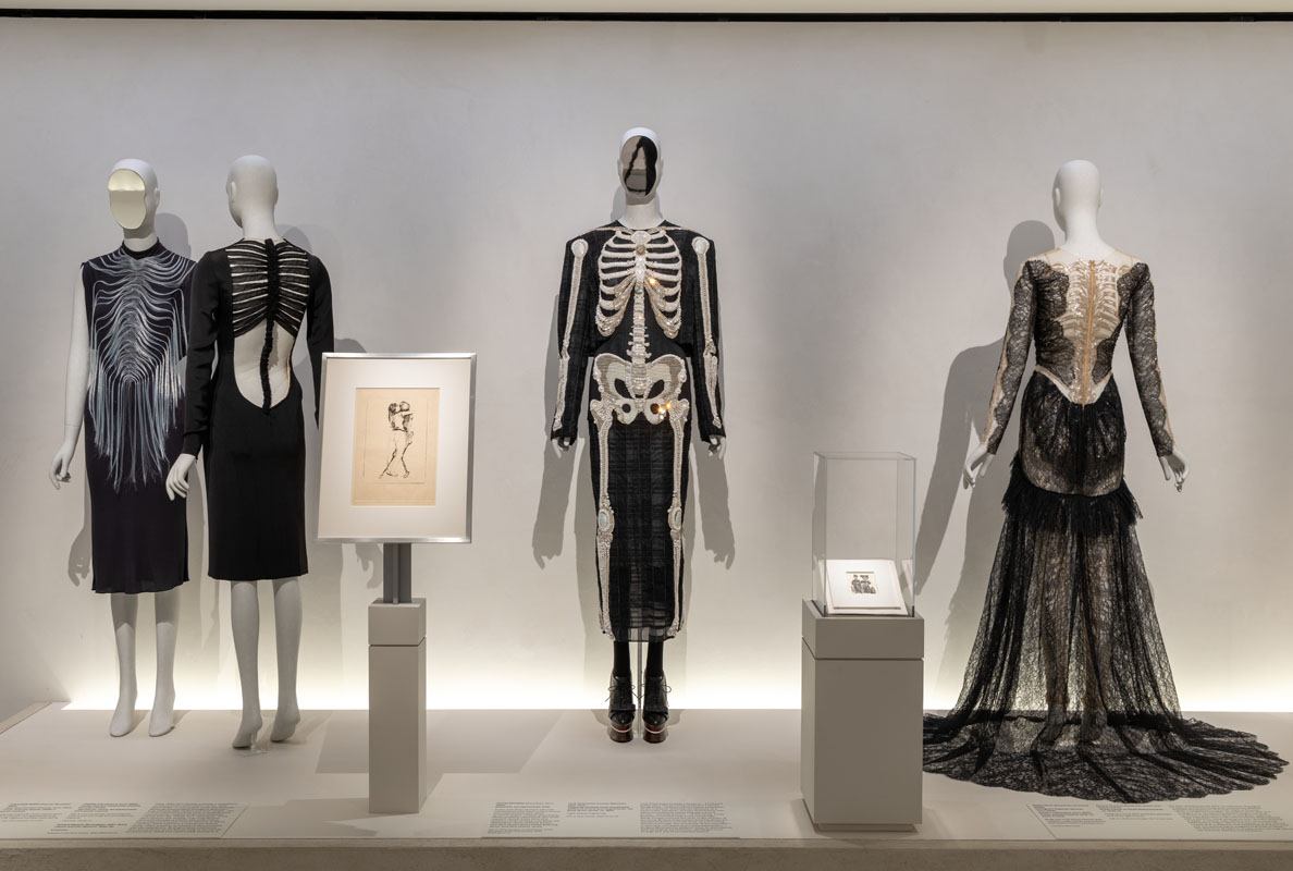 Exhibition view with contemporary fashion, Bonaveri mannequins and museum display cases at Costume Art.