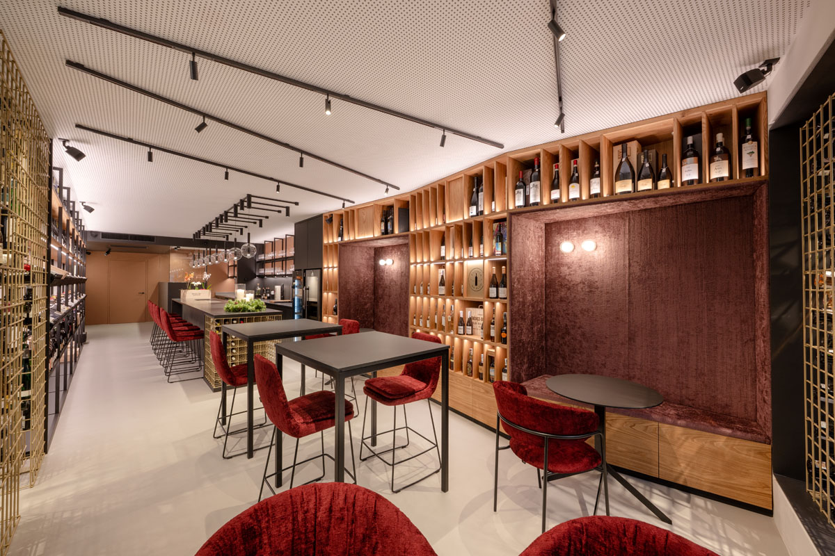 Enoteca da Aldo in Bolzano, detail of the interior and furnishings