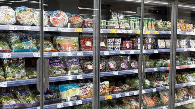 Reparto refrigerato del supermercato Charter di Alzira con banchi Epta