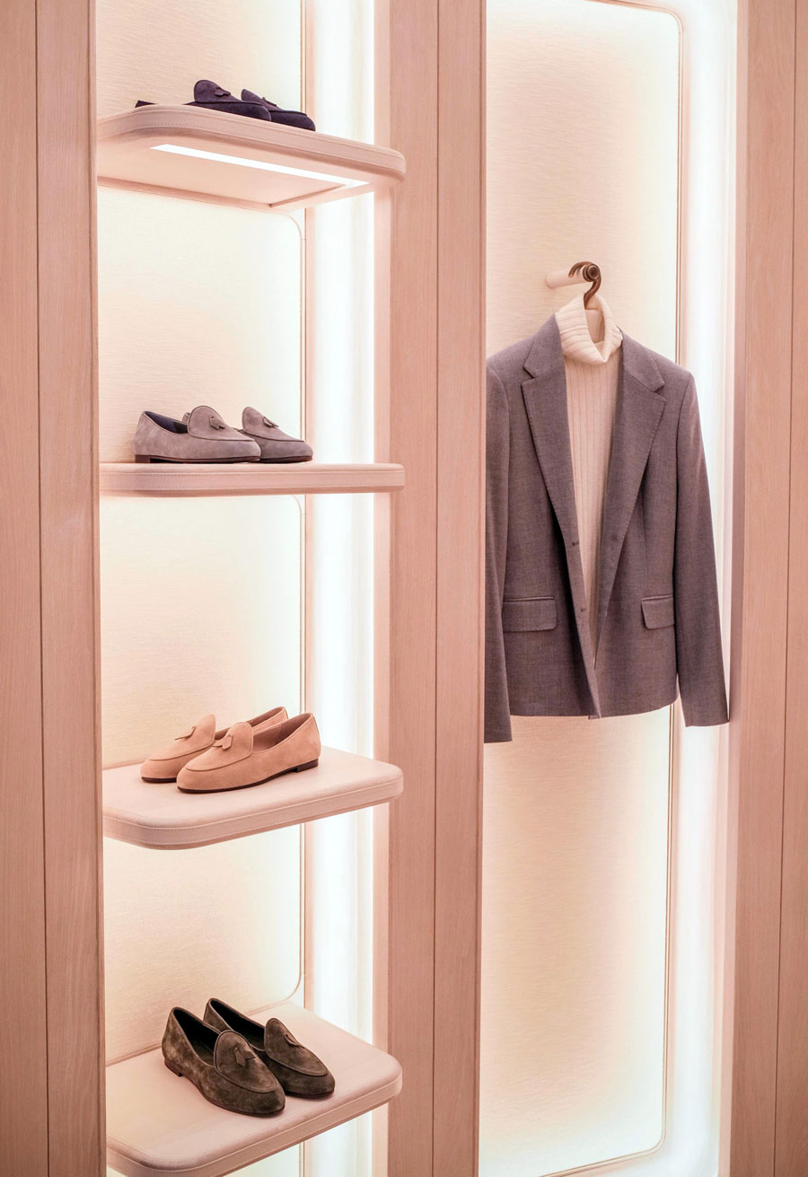 Illuminated display system for Ludovica Mascheroni clothing and footwear
