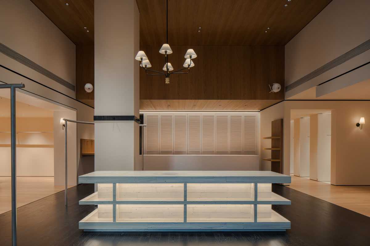 Interior of nice rice Upper Hills with central display and timber ceiling